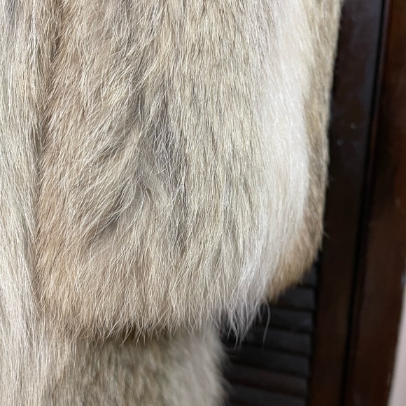 Swiss / Canadian Fur ( Pre-loved ) Vintage - Picture 7 of 15